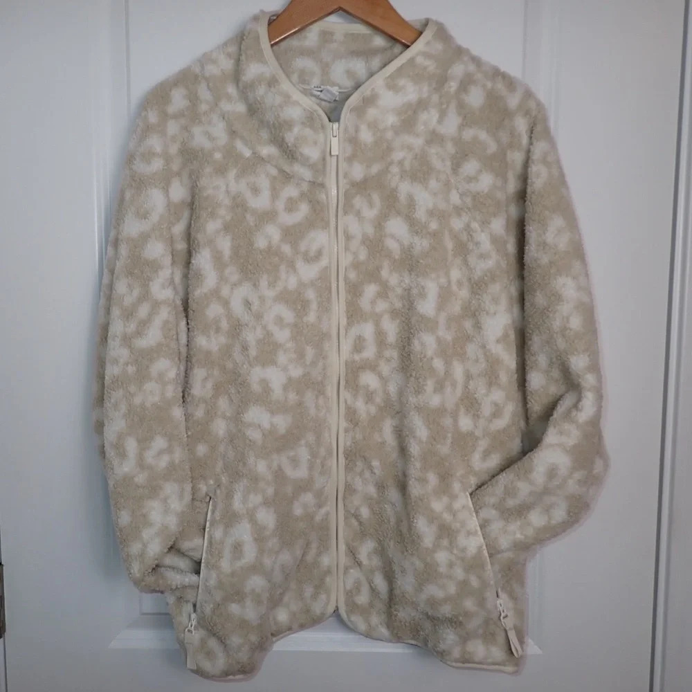 All in Motion Women's Sherpa Cropped Jacket - Beige and white leopard size XXL